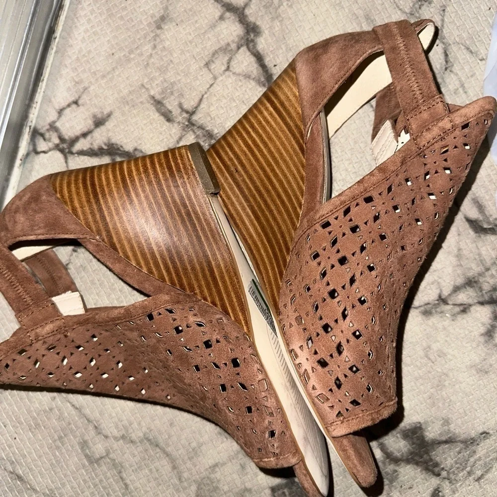 Cole Hann suede leather brown wedge peep toe heel contemporary 7B